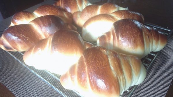 バターロールを焼いてみた コールマンキャンプオーブン バターロールを焼いてみた コールマンキャンプオーブン